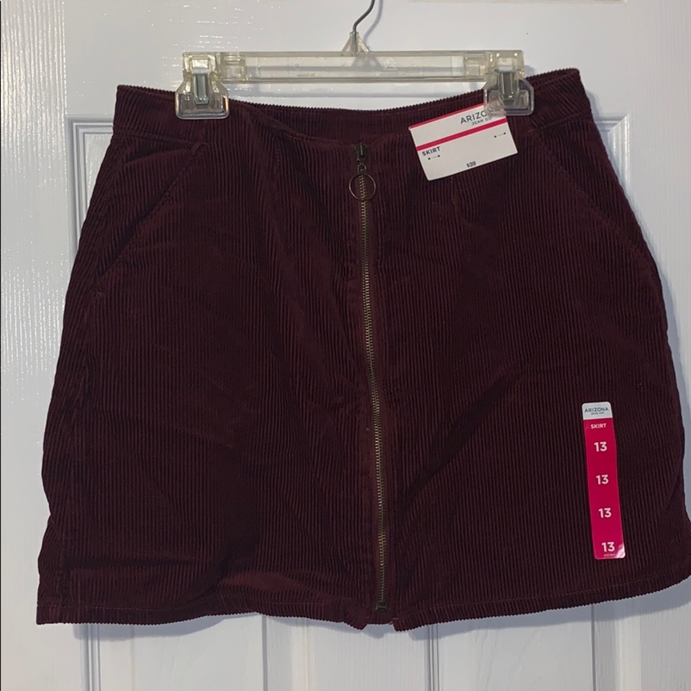maroon pencil skirt